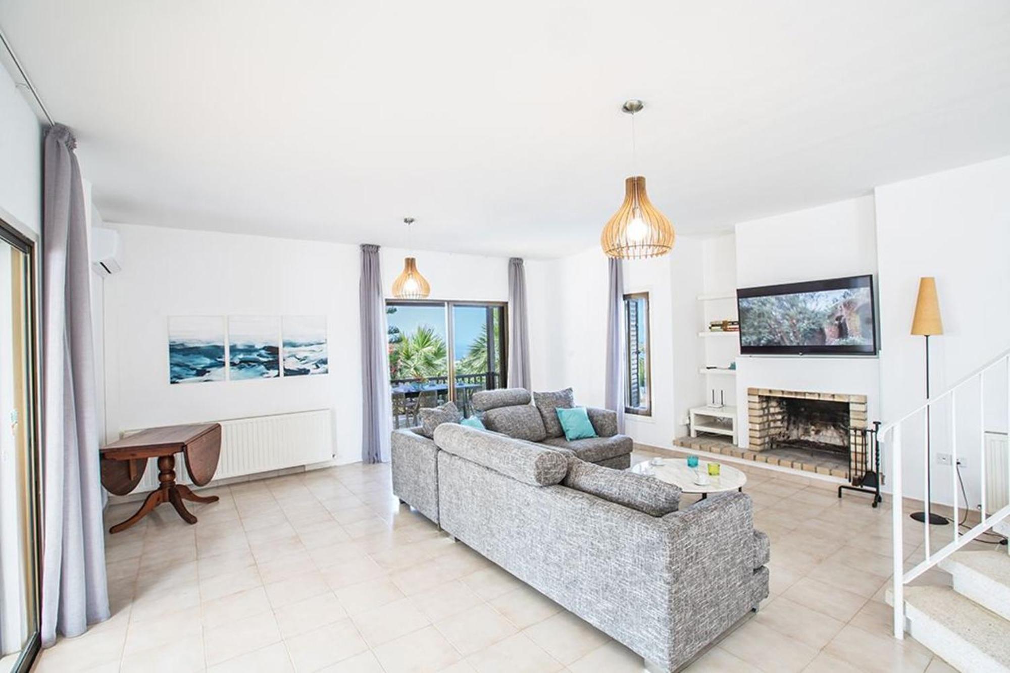 Nepou - Beautiful 4 Bedroom - Located In With Private Pool * Ajia Napa
