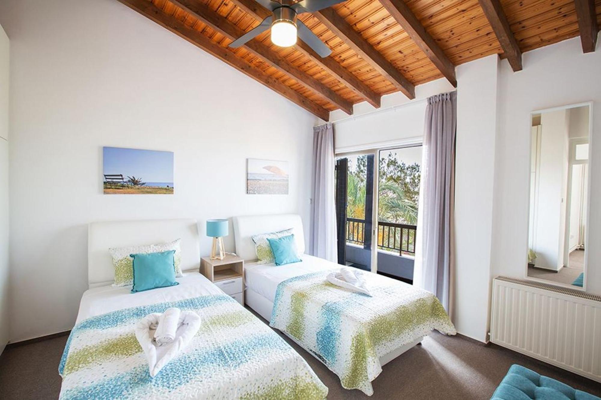 Nepou - Beautiful 4 Bedroom - Located In With Private Pool