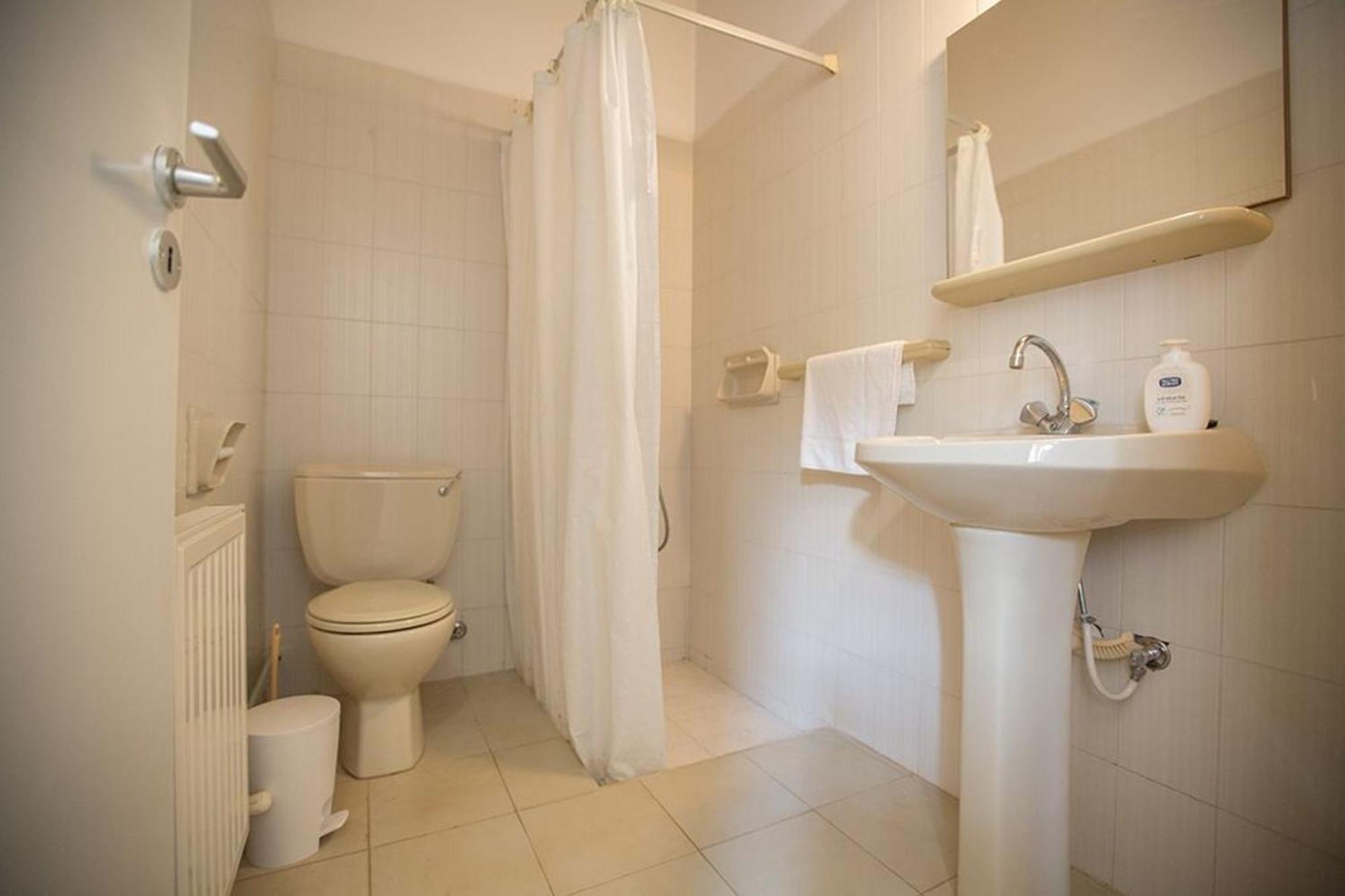 Nepou - Beautiful 4 Bedroom - Located In With Private Pool Willa Ajia Napa